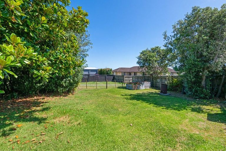 Photo of property in 4 James Mcleod Road, Shelly Beach, Helensville, 0874