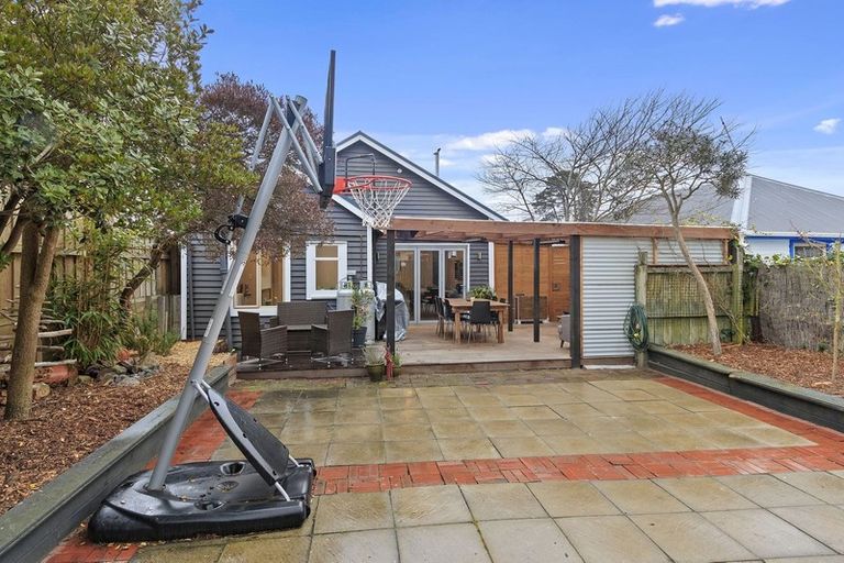 Photo of property in 56 Bowhill Road, New Brighton, Christchurch, 8083