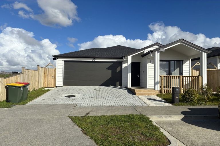 Photo of property in 13 Kaapehu Street, Karaka, 2578