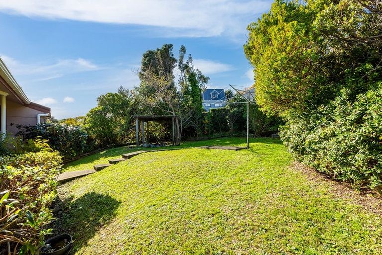 Photo of property in 11 Cleat Street, Whitby, Porirua, 5024