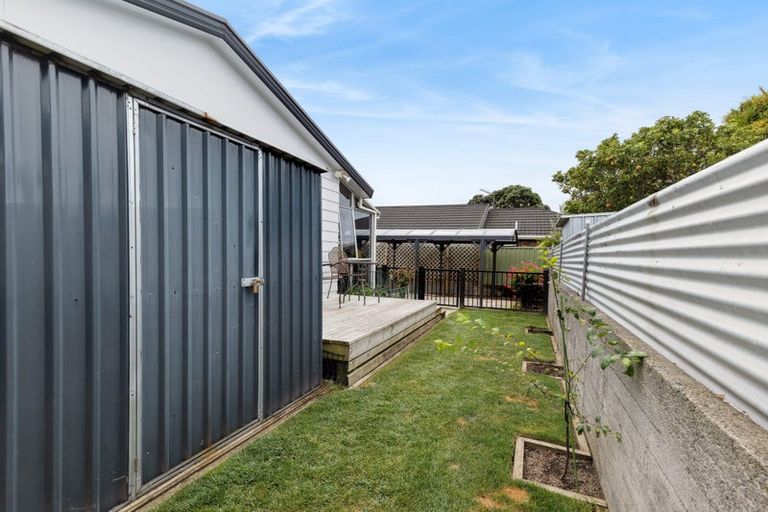 Photo of property in 2/5 Rainsford Street, Moturoa, New Plymouth, 4310