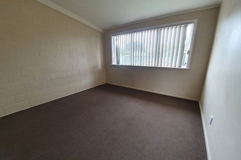 Photo of property in 2/312 Massey Road, Mangere East, Auckland, 2024