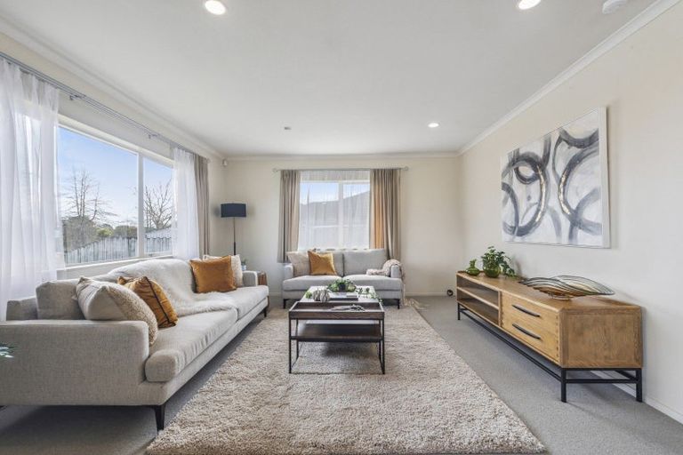 Photo of property in 14 Carisbrook Crescent, Papakura, 2110