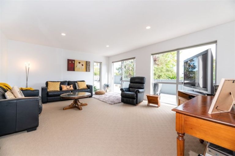 Photo of property in 41d Terra Nova Street, Glen Eden, Auckland, 0602