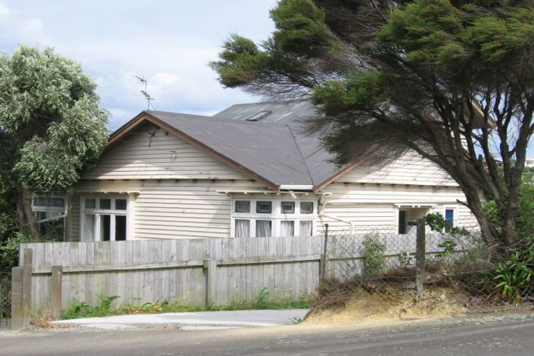 Photo of property in 11 Seine Street, Island Bay, Wellington, 6023