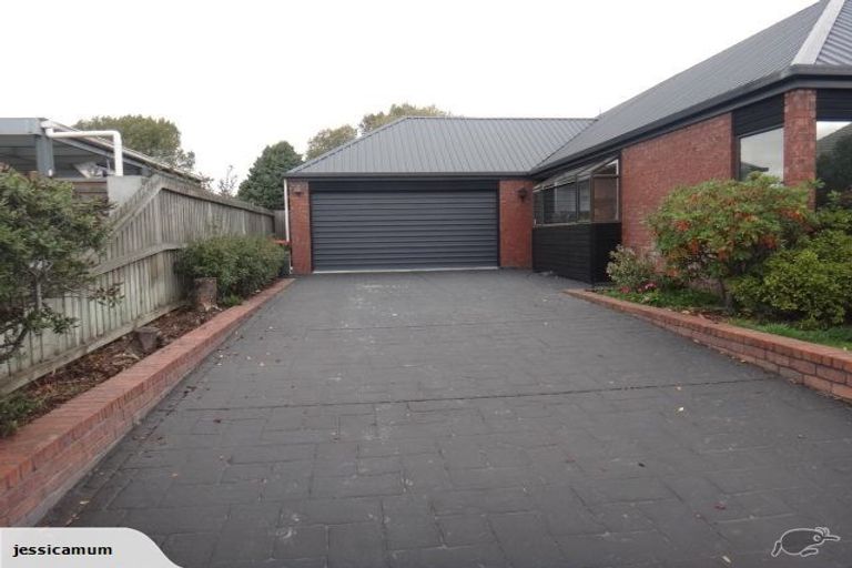 Photo of property in 12 Thoresby Mews, Avonhead, Christchurch, 8042