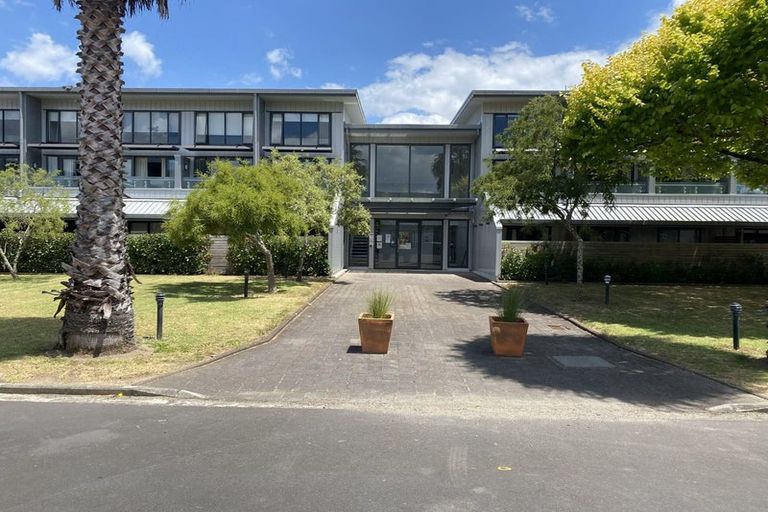 Photo of property in 11b/30 Westward Ho, Glen Eden, Auckland, 0602