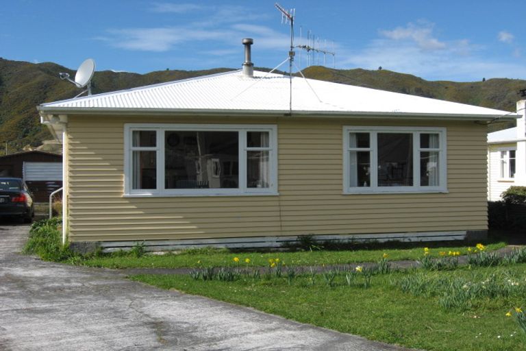 Photo of property in 72 Westminster Road, Wainuiomata, Lower Hutt, 5014