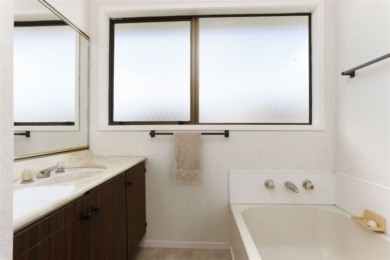 Photo of property in 8 Monde Place, Clover Park, Auckland, 2019