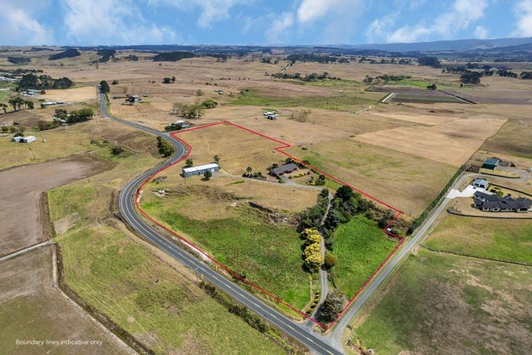 Photo of property in 70 Baylys Coast Road, Dargaville, 0377