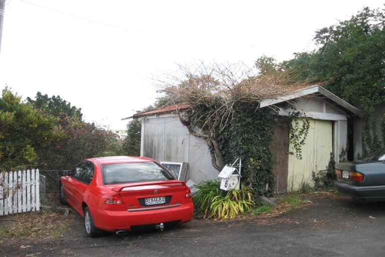 Photo of property in 6 Convent Road, Bluff Hill, Napier, 4110