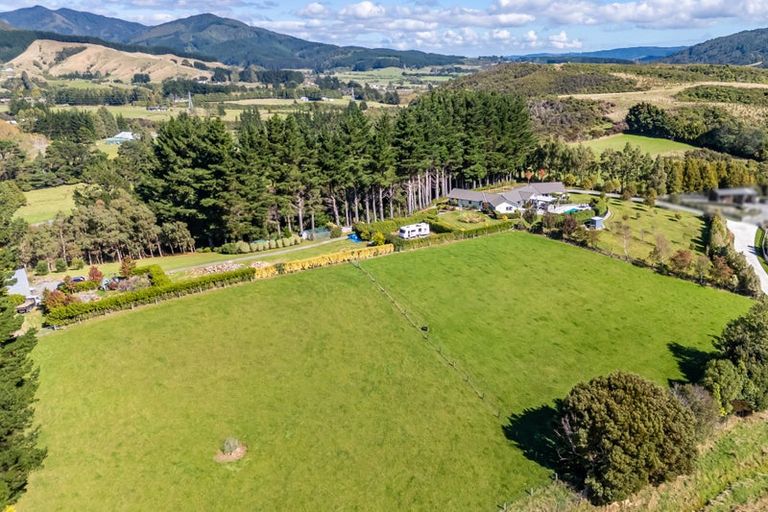 Photo of property in 225 Marchant Road, Kaitoke, Upper Hutt, 5018