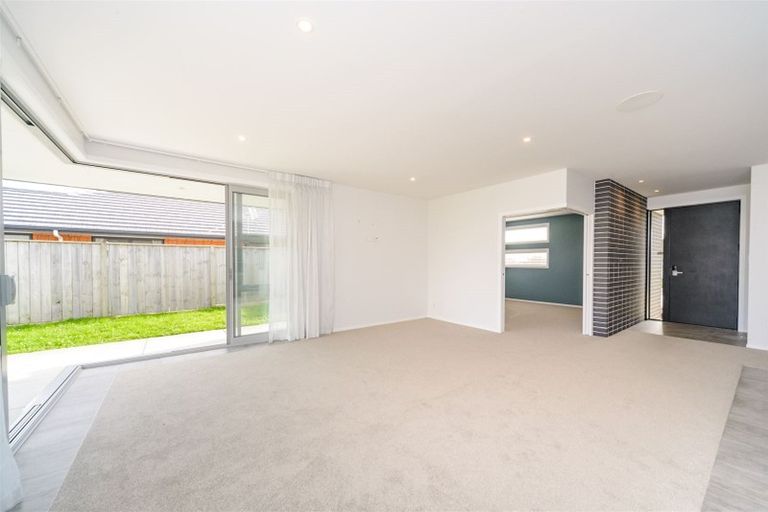 Photo of property in 162 Pacific Drive, Fitzherbert, Palmerston North, 4410