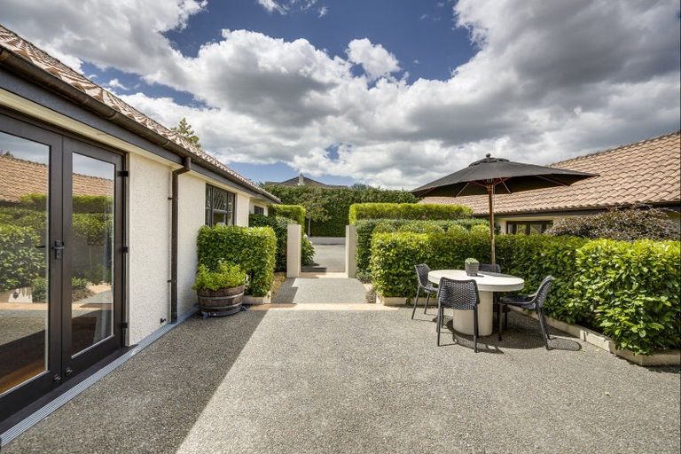 Photo of property in 44 Busby Hill, Havelock North, 4130