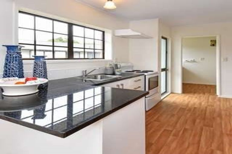 Photo of property in 4 Aspiring Avenue, Clover Park, Auckland, 2019