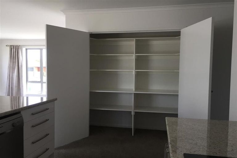 Photo of property in 92 Barbados Way, One Tree Point, 0118