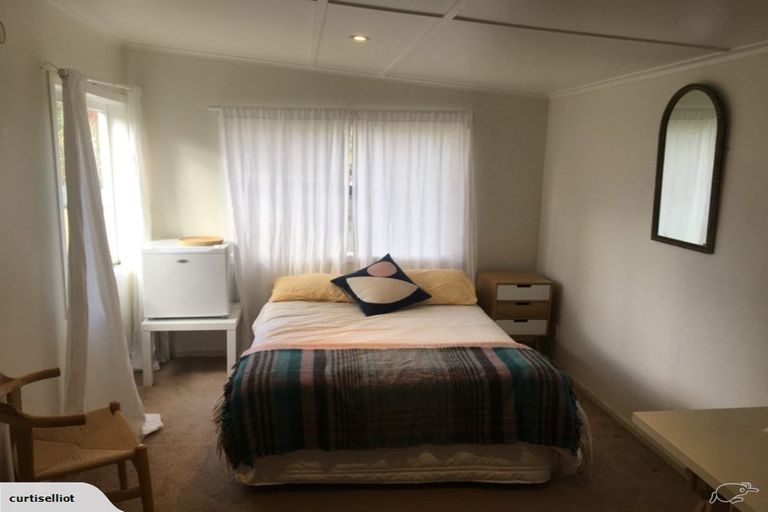 Photo of property in 18 Norman Road, Titirangi, Auckland, 0604