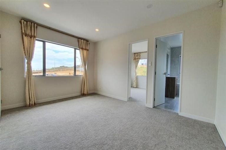 Photo of property in 3 Tautoru Avenue, Orewa, 0931