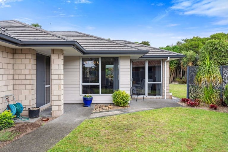 Photo of property in 38 Roxbury Place, Papamoa Beach, Papamoa, 3118