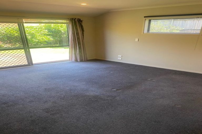 Photo of property in 5 Montrose Place, Highlands Park, New Plymouth, 4312