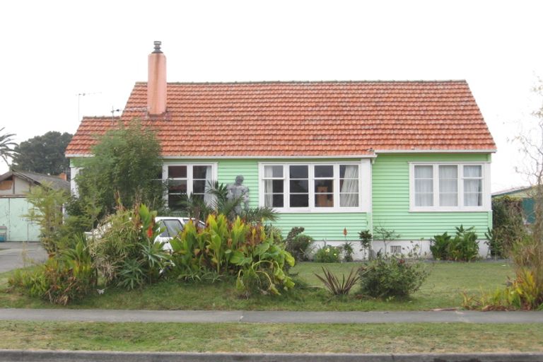 Photo of property in 28 Russell Road, Marewa, Napier, 4110