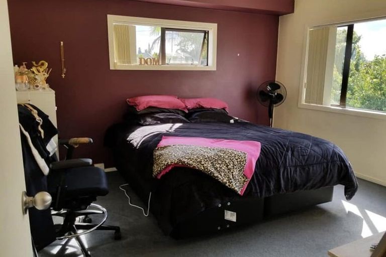 Photo of property in 2a Charlenne Close, Ranui, Auckland, 0612