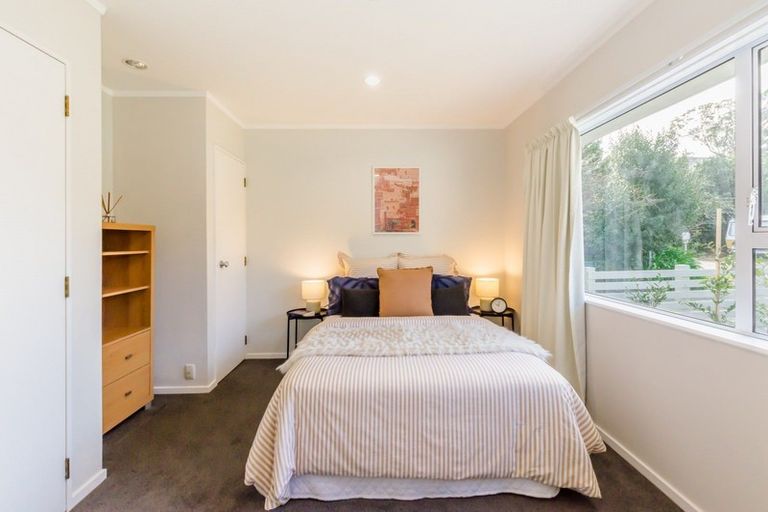 Photo of property in 2 Te Uruhi Grove, Paraparaumu, 5032