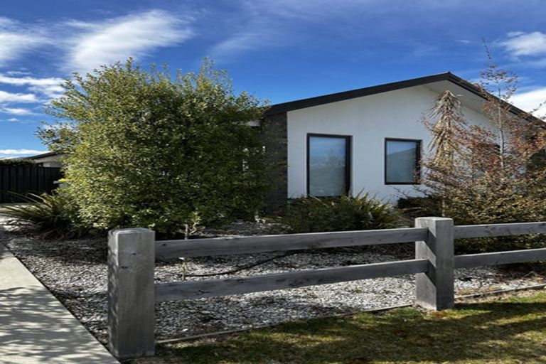 Photo of property in 16 Headley Drive, Lower Shotover, Queenstown, 9304