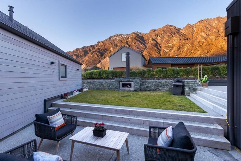 Photo of property in 8 Brett Lane, Jacks Point, Queenstown, 9371