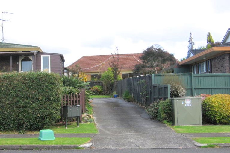 Photo of property in 2/3 Rapallo Place, Farm Cove, Auckland, 2012