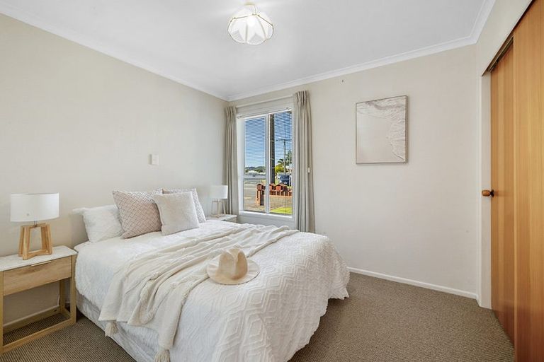 Photo of property in 1/17 Clemow Road, Fitzroy, New Plymouth, 4312