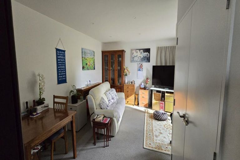 Photo of property in 2/32 Avalon Street, Richmond, Christchurch, 8013