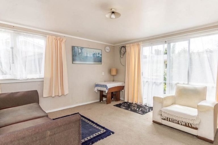 Photo of property in 1/42 Eastglen Road, Glen Eden, Auckland, 0602