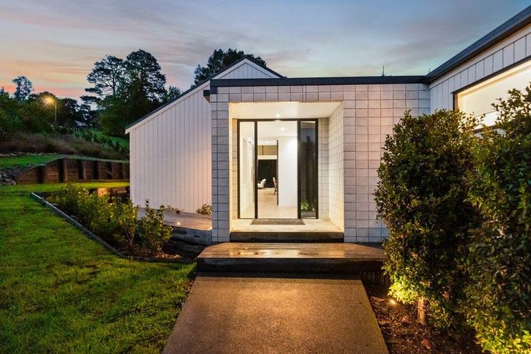 Photo of property in 8 Collings Drive, Lucas Heights, Albany, 0793