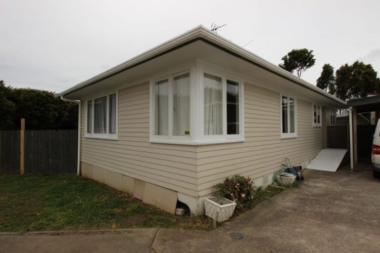 Photo of property in 50 Megan Avenue, Pakuranga Heights, Auckland, 2010