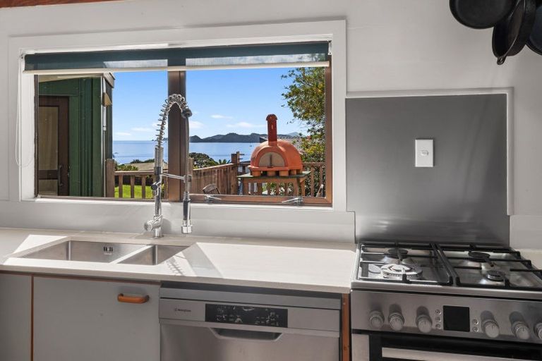 Photo of property in 29 Rewa Place, Russell, 0202