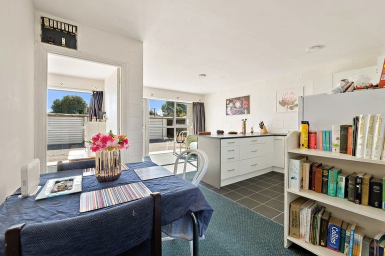 Photo of property in 3/112a Olliviers Road, Phillipstown, Christchurch, 8011