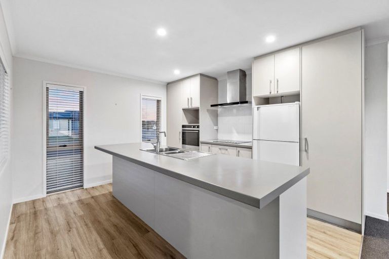 Photo of property in 21 Ponga Place, Papamoa Beach, Papamoa, 3118