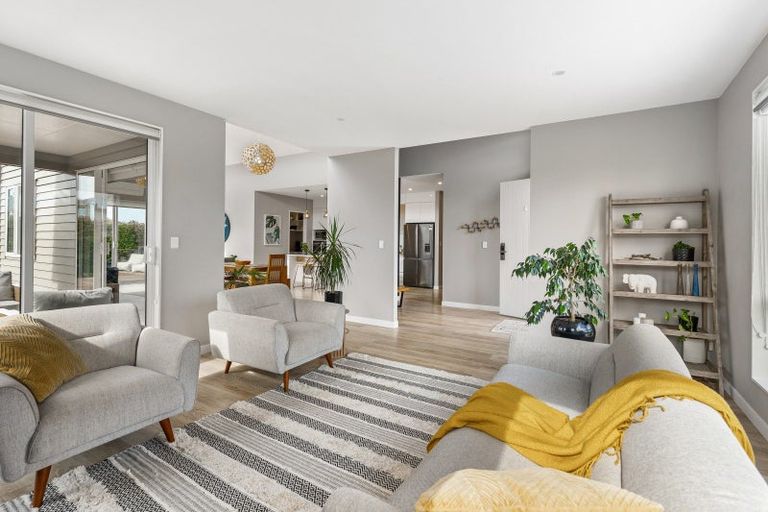 Photo of property in 13 Floyd Road, Riverhead, 0820