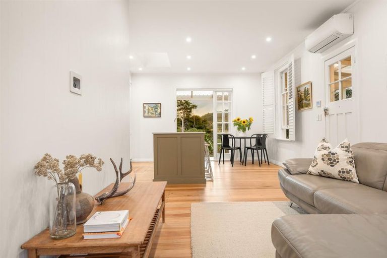 Photo of property in 1223 Old North Road, Helensville, 0875