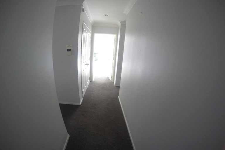 Photo of property in 102 Westerham Drive, Dannemora, Auckland, 2016