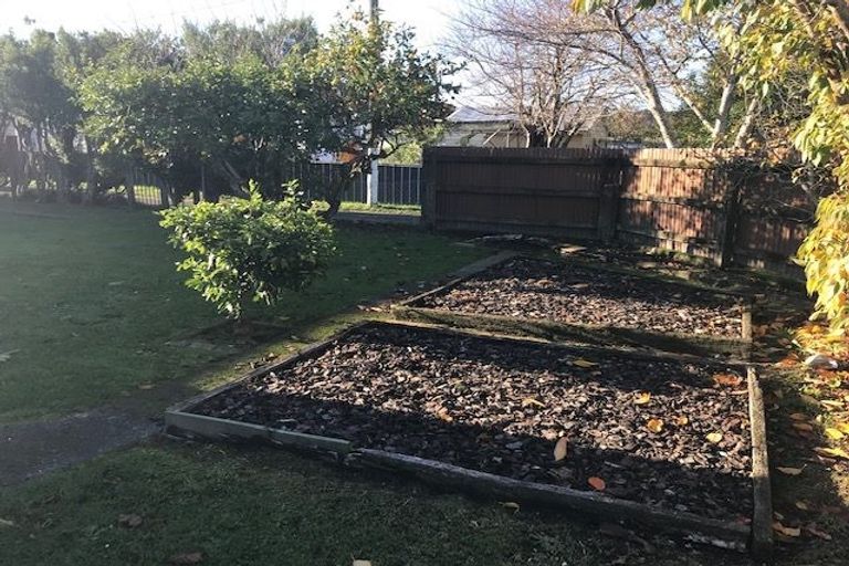 Photo of property in 28 Churton Crescent, Taita, Lower Hutt, 5011