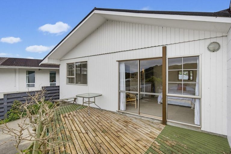 Photo of property in 15a Te Maku Grove, Waikanae, 5036