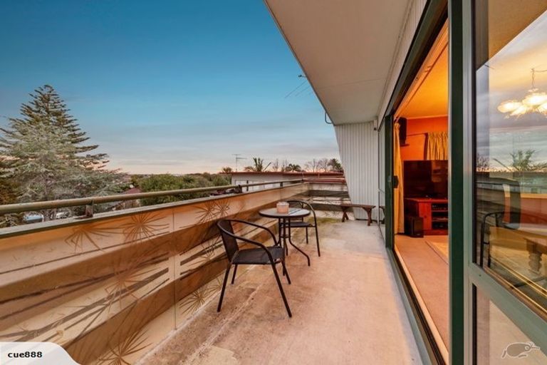 Photo of property in 25 Heron Place, Pakuranga Heights, Auckland, 2010