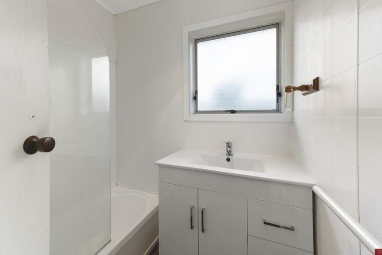 Photo of property in 6a Goldie Street, Pukehangi, Rotorua, 3015