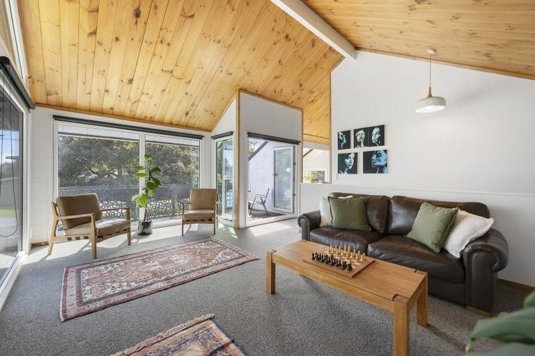 Photo of property in 407 Muritai Road, Eastbourne, Lower Hutt, 5013
