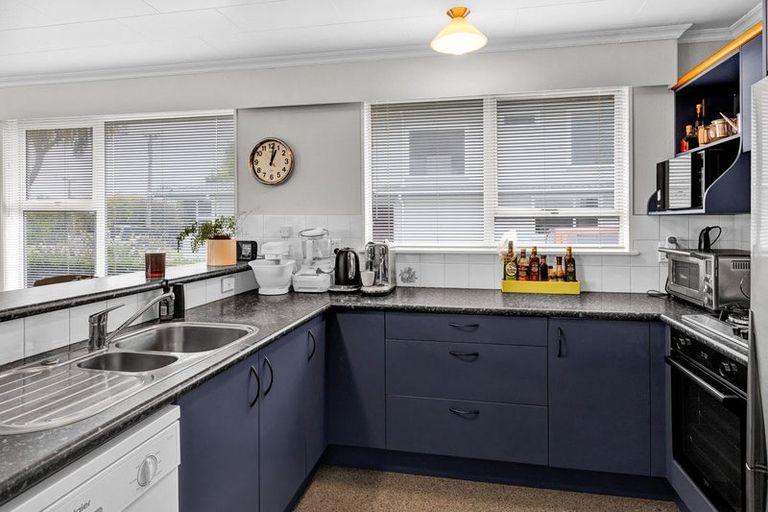 Photo of property in 15 Davidson Street, Hawera, 4610