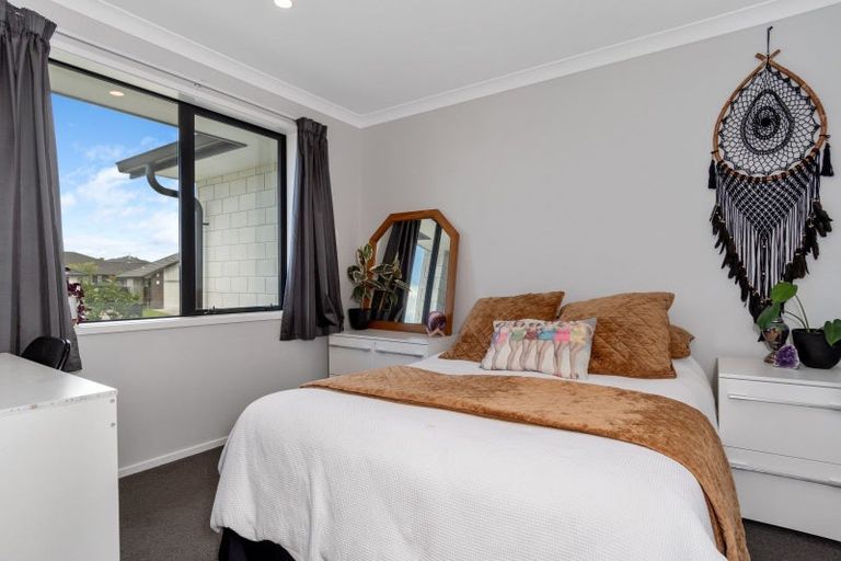 Photo of property in 17 Lakeside Terrace, Omokoroa, 3114