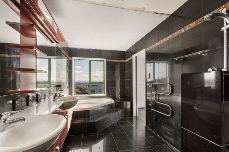 Photo of property in 111 Ravensdale Rise, Westmorland, Christchurch, 8025