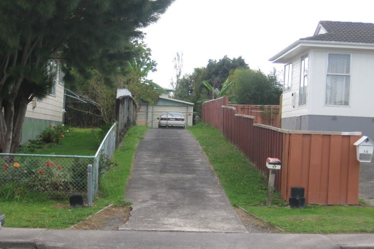 Photo of property in 17 Kelman Road, Kelston, Auckland, 0602